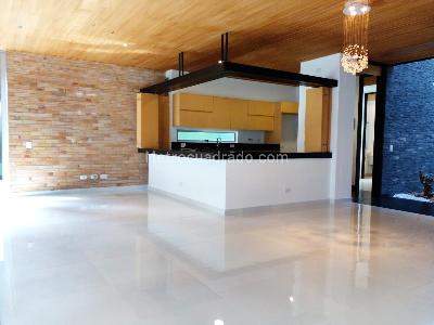 Casa en arriendo en Envigado, Envigado · foto 3 de 18