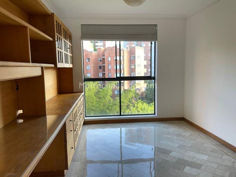 3BR Apartment in El Poblado Closed Unit with Study & Library - 9