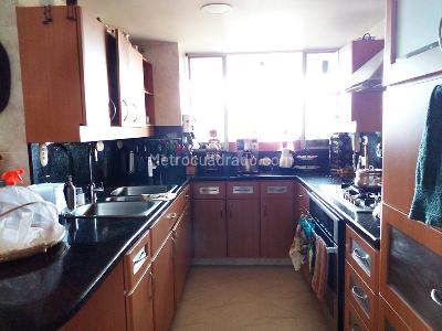 Apartamento de 3 alcobas en venta en El Poblado, Medellín, 183 m² · foto 10 de 19