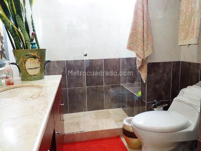 Apartamento de 3 alcobas en venta en El Poblado, Medellín, 183 m² · foto 17 de 19