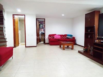 Casa de 3 alcobas en venta en Envigado, Envigado, 311 m² · foto 9 de 18