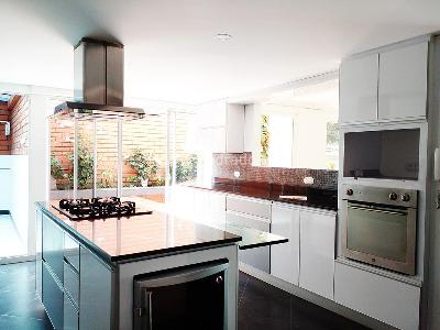Casa de 4 alcobas en venta en El Poblado, Medellín, 330 m² · foto 9 de 19