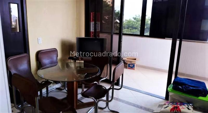 Apartamento Amplio de 4 Alcobas con Piscina en El Poblado - 5