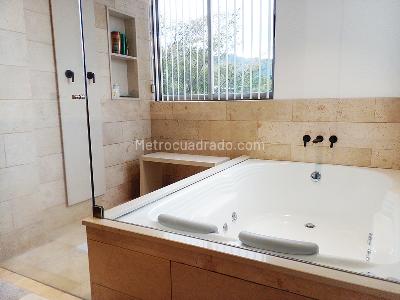 Casa de 4 alcobas en venta en Envigado, Envigado, 648 m² · foto 18 de 19
