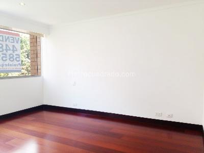Apartamento de 4 alcobas en venta en El Castillo, Medellín, 250 m² · foto 12 de 19