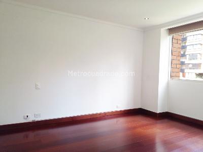 Apartamento de 4 alcobas en venta en El Castillo, Medellín, 250 m² · foto 14 de 19