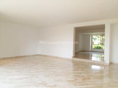 Apartamento de 4 alcobas en venta en El Castillo, Medellín, 250 m² · foto 4 de 19