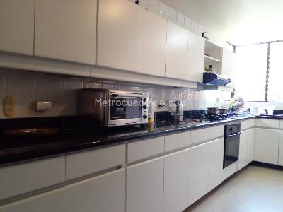 Apartamento de 3 alcobas en venta en Los Balsos, Medellín, 250 m² · foto 8 de 18