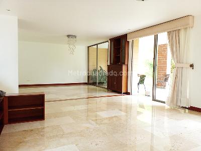 Casa de 4 alcobas en venta en Envigado, Envigado, 380 m² · foto 2 de 20