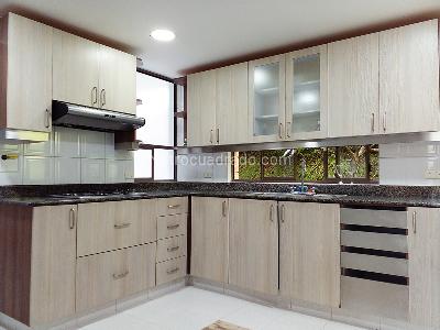 Casa de 4 alcobas en venta en Envigado, Envigado, 380 m² · foto 3 de 20