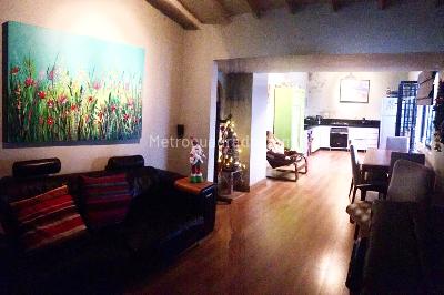 Casa de 3 alcobas en venta en El Poblado, Medellín, 290 m² · foto 3 de 11