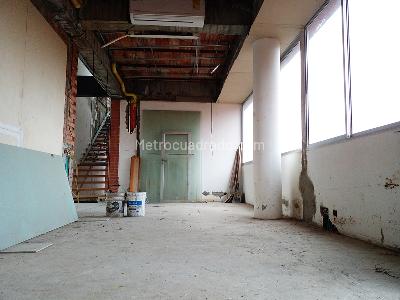 Apartamento de 1 alcoba en venta en El Poblado, Medellín, 401 m² · foto 6 de 15