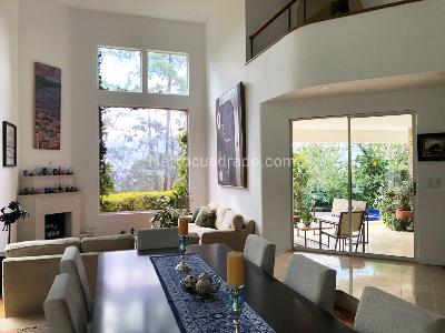 Casa en arriendo en El Poblado, Medellín · foto 2 de 20