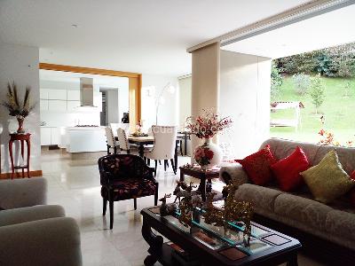 Casa de 3 alcobas en venta en Envigado, Envigado, 281 m² · foto 3 de 17