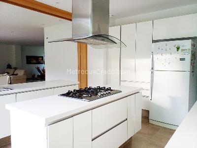 Casa de 3 alcobas en venta en Envigado, Envigado, 281 m² · foto 6 de 17