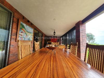 Casa de 4 alcobas en venta en El Poblado, Medellín, 412 m² · foto 16 de 19