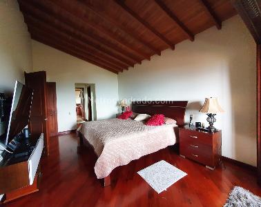 Casa de 4 alcobas en venta en El Poblado, Medellín, 412 m² · foto 6 de 19
