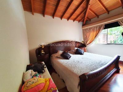 Casa de 4 alcobas en venta en El Poblado, Medellín, 412 m² · foto 9 de 19