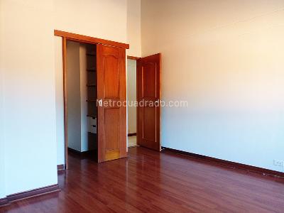 Casa de 4 alcobas en venta en El Poblado, Medellín, 240 m² · foto 12 de 19