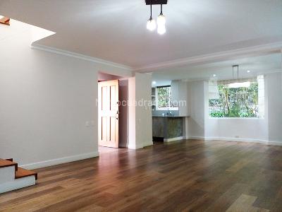 Casa de 4 alcobas en venta en El Poblado, Medellín, 240 m² · foto 3 de 19