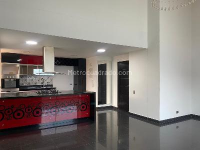 Apartamento de 3 alcobas en venta en El Poblado, Medellín, 113 m² · foto 4 de 16
