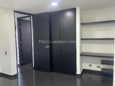 Apartamento de 3 alcobas en venta en El Poblado, Medellín, 113 m² · foto 9 de 16