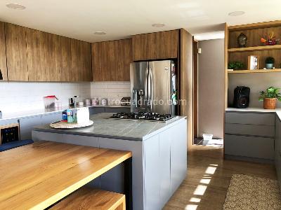 Casa de 5 alcobas en venta en Loma Del Escobero, Medellín, 300 m² · foto 5 de 20