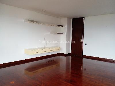 Apartamento en venta en El Poblado El Tesoro, Medellín · foto 16 de 20