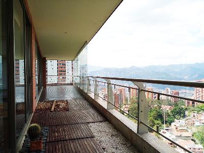 Apartamento en venta en El Poblado El Tesoro, Medellín · foto 19 de 20