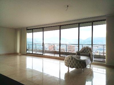 Apartamento en venta en El Poblado El Tesoro, Medellín · foto 2 de 20