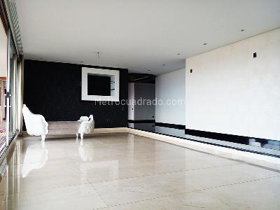 Apartamento en venta en El Poblado El Tesoro, Medellín · foto 3 de 20