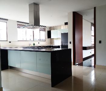 Apartamento en venta en El Poblado El Tesoro, Medellín · foto 4 de 20