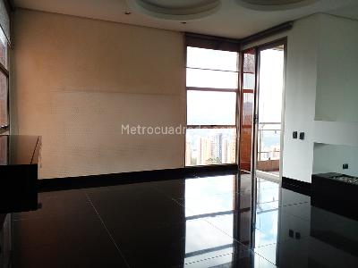 Apartamento en venta en El Poblado El Tesoro, Medellín · foto 7 de 20