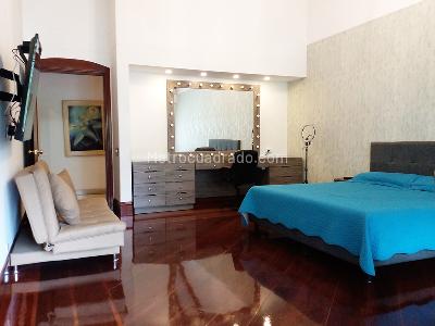 Casa de 4 alcobas en venta en El Poblado, Medellín, 1125 m² · foto 15 de 20