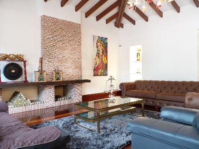 Casa de 4 alcobas en venta en El Poblado, Medellín, 1125 m² · foto 3 de 20