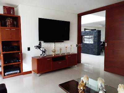 Casa de 3 alcobas en venta en El Poblado, Medellín, 372 m² · foto 8 de 19
