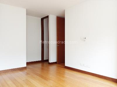 Apartamento de 3 alcobas en venta en El Poblado, Medellín, 240 m² · foto 14 de 17