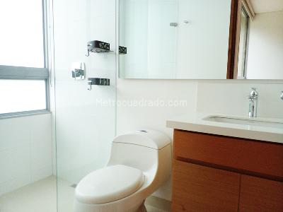 Apartamento de 3 alcobas en venta en El Poblado, Medellín, 240 m² · foto 16 de 17