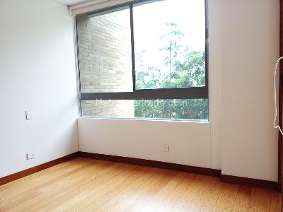 Apartamento de 3 alcobas en venta en El Poblado, Medellín, 240 m² · foto 8 de 17