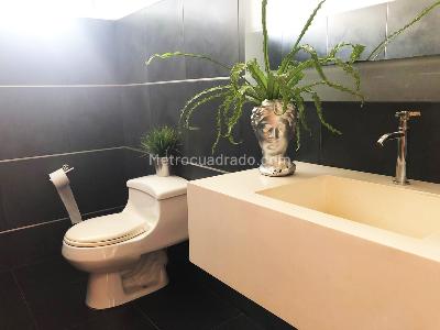 Casa de 5 alcobas en venta en El Poblado, Medellín, 437 m² · foto 16 de 19
