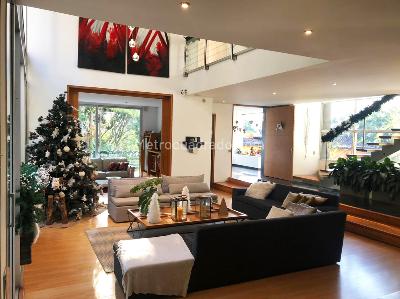 Casa de 5 alcobas en venta en El Poblado, Medellín, 437 m² · foto 2 de 19