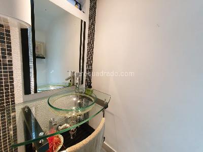 Casa de 4 alcobas en arriendo en El Poblado, Medellín, 320 m² · foto 10 de 13