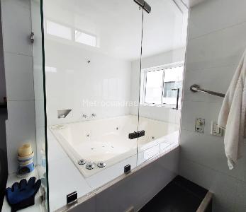 Casa de 4 alcobas en arriendo en El Poblado, Medellín, 320 m² · foto 11 de 13