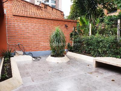 Casa de 4 alcobas en arriendo en El Poblado, Medellín, 320 m² · foto 13 de 13