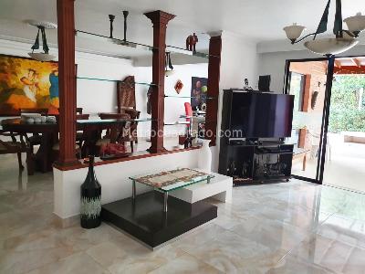 Casa de 4 alcobas en arriendo en El Poblado, Medellín, 320 m² · foto 3 de 13
