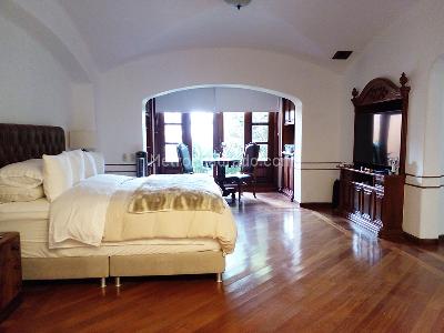 Casa de 4 alcobas en venta en El Poblado, Medellín, 1100 m² · foto 10 de 19