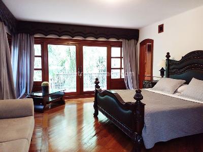 Casa de 4 alcobas en venta en El Poblado, Medellín, 1100 m² · foto 12 de 19