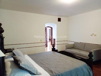 Casa de 4 alcobas en venta en El Poblado, Medellín, 1100 m² · foto 13 de 19
