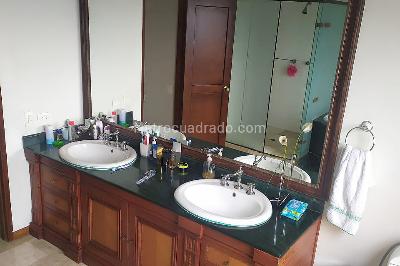 Apartamento de 4 alcobas en venta en El Poblado, Medellín, 238 m² · foto 11 de 13