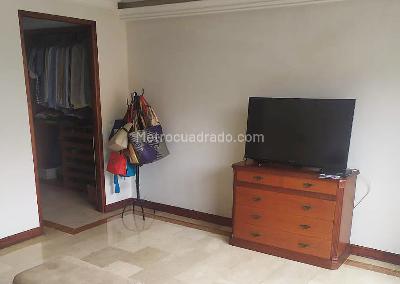 Apartamento de 4 alcobas en venta en El Poblado, Medellín, 238 m² · foto 7 de 13